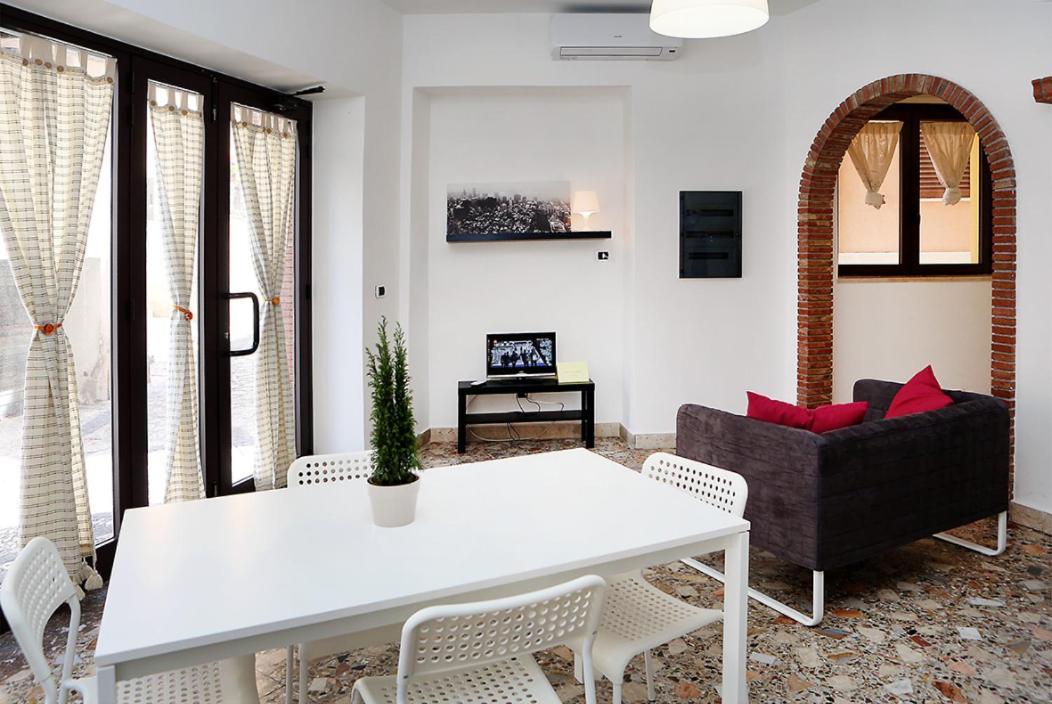 Casa Pirri Apartment Кастелмола Екстериор снимка