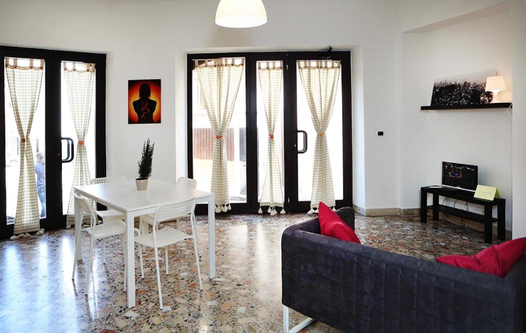 Casa Pirri Apartment Кастелмола Екстериор снимка