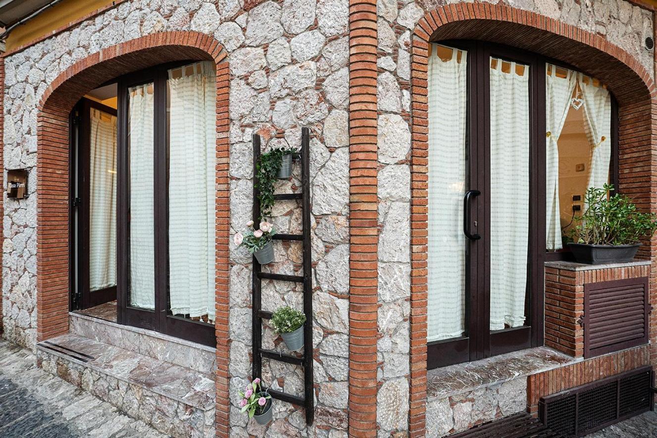 Casa Pirri Apartment Кастелмола Екстериор снимка