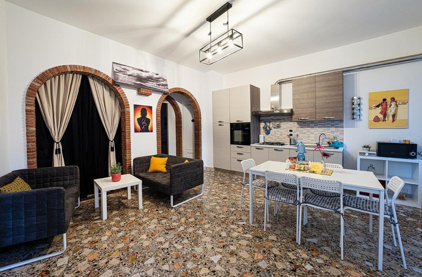 Casa Pirri Apartment Кастелмола Екстериор снимка